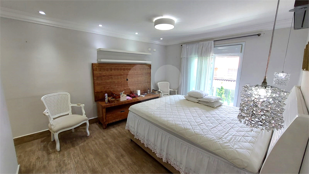 Sobrado à venda ou locação, Santana, elevador, churrasqueira, 3 suítes, 4 vagas e próximo da Braz Leme. São Paulo-SP