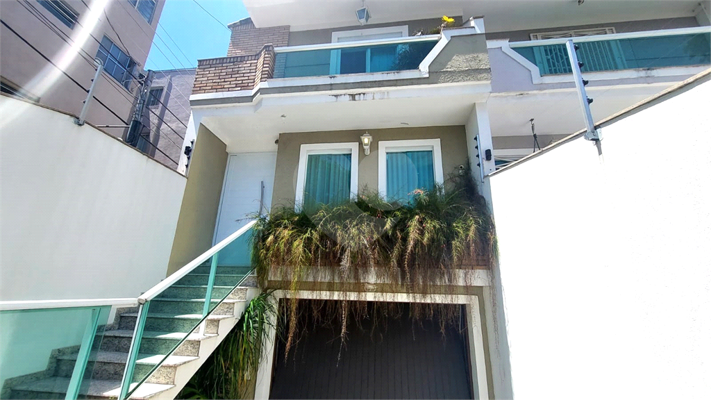 Sobrado à venda ou locação, Santana, elevador, churrasqueira, 3 suítes, 4 vagas e próximo da Braz Leme. São Paulo-SP