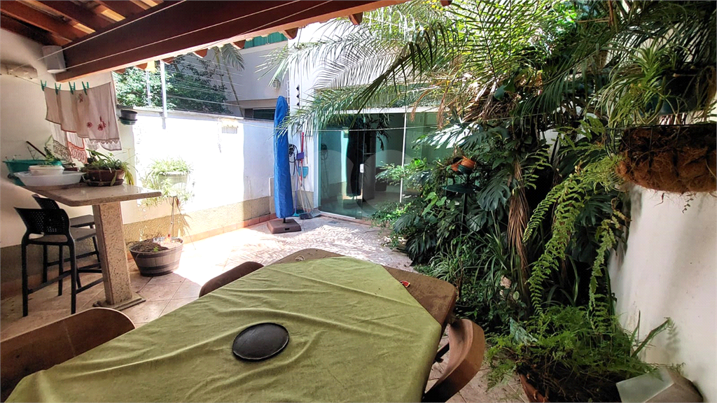 Sobrado à venda ou locação, Santana, elevador, churrasqueira, 3 suítes, 4 vagas e próximo da Braz Leme. São Paulo-SP