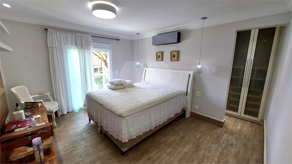 Sobrado à venda ou locação, Santana, elevador, churrasqueira, 3 suítes, 4 vagas e próximo da Braz Leme. São Paulo-SP