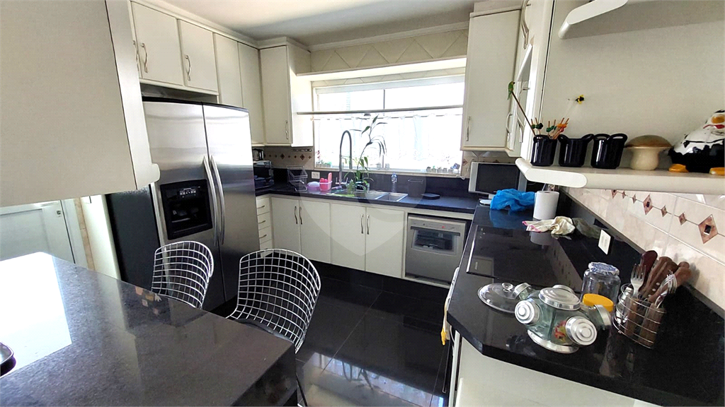 Sobrado à venda ou locação, Santana, elevador, churrasqueira, 3 suítes, 4 vagas e próximo da Braz Leme. São Paulo-SP