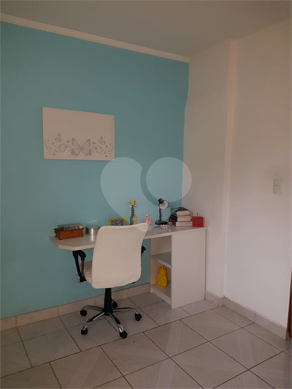 Sobrado no Jardim França - 3 dormitórios, banheiro social, sala para 2 ambientes, 2 vaga de garagem, lavabo lateral, quintal com churrasqueira.  localização privilegiada.