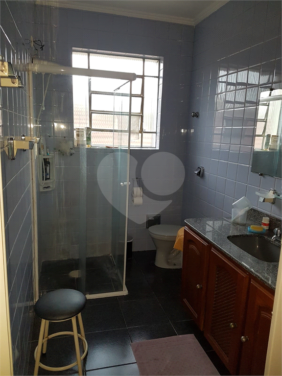 Sobrado no Jardim França - 3 dormitórios, banheiro social, sala para 2 ambientes, 2 vaga de garagem, lavabo lateral, quintal com churrasqueira.  localização privilegiada.