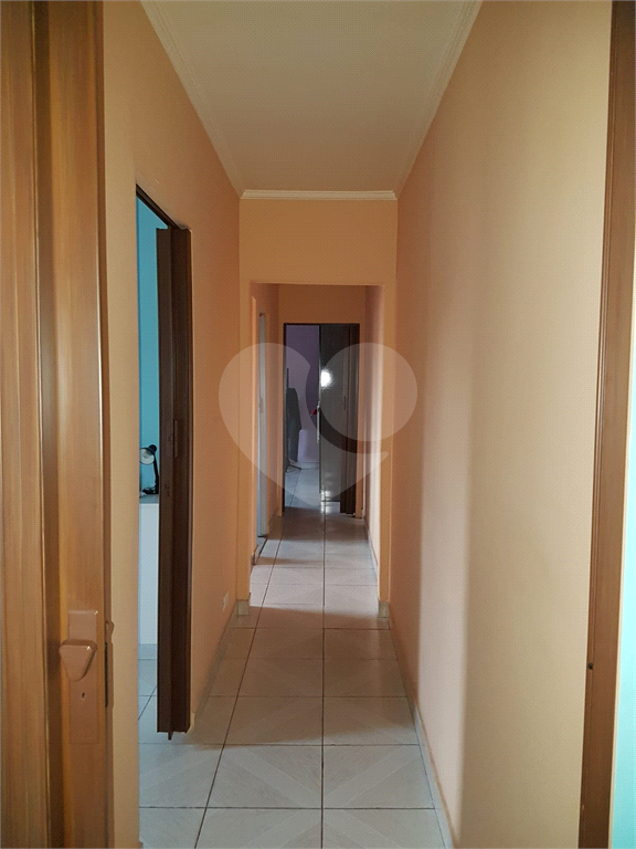 Sobrado no Jardim França - 3 dormitórios, banheiro social, sala para 2 ambientes, 2 vaga de garagem, lavabo lateral, quintal com churrasqueira.  localização privilegiada.