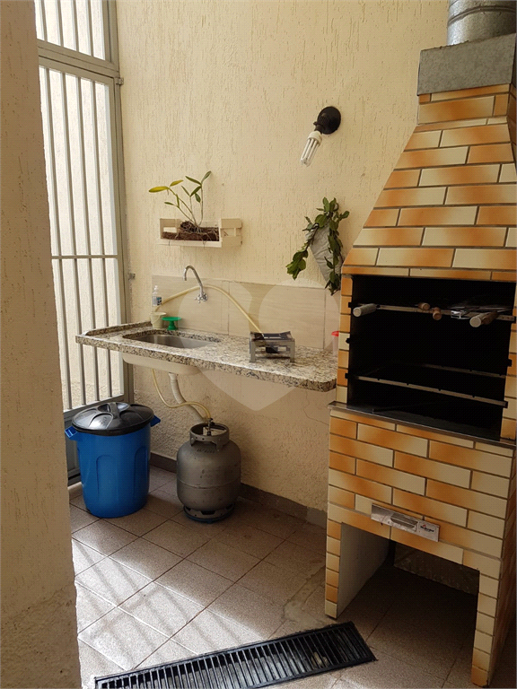 Sobrado no Jardim França - 3 dormitórios, banheiro social, sala para 2 ambientes, 2 vaga de garagem, lavabo lateral, quintal com churrasqueira.  localização privilegiada.