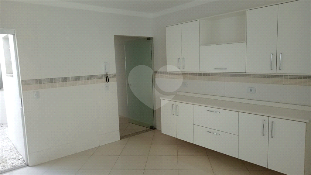 Sobrado à venda e aluguel com 3 quartos, 240m² - Foto 5