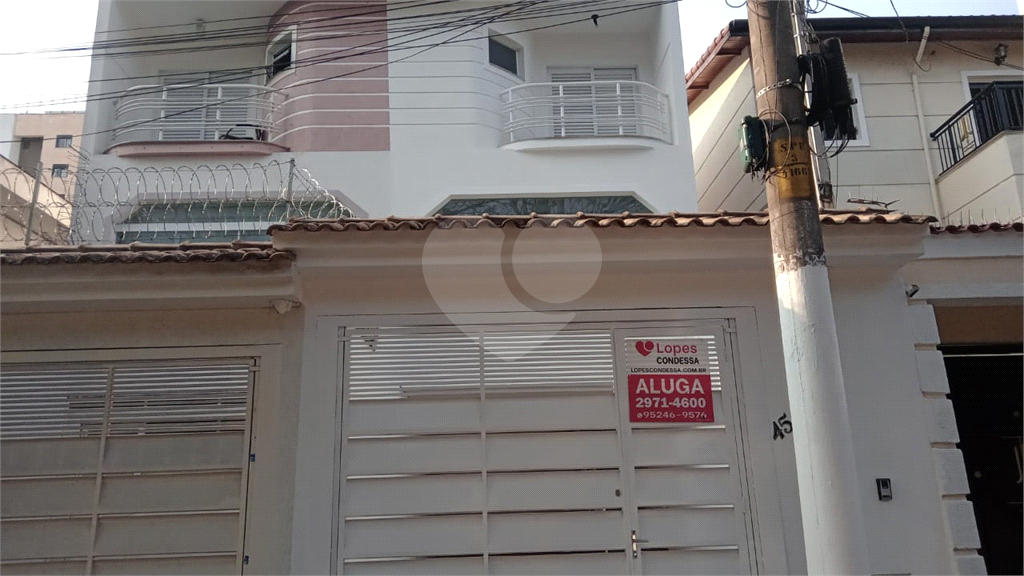 Sobrado à venda e aluguel com 3 quartos, 240m² - Foto 1