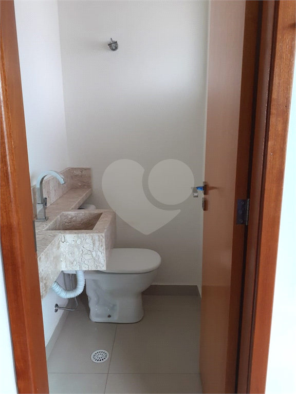 Sobrado a venda em condomínio Fechado com 3 dormitórios sendo 1 suite no Tremembé