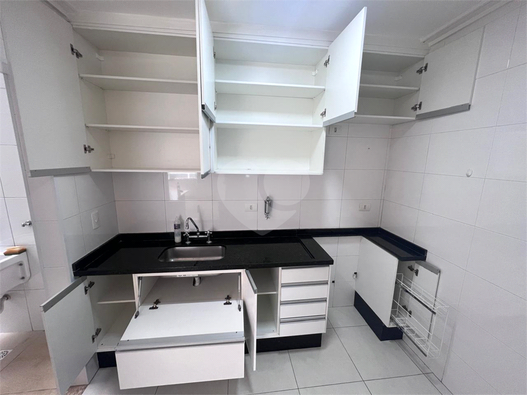 Sobrado a venda em condomínio Fechado com 3 dormitórios sendo 1 suite no Tremembé