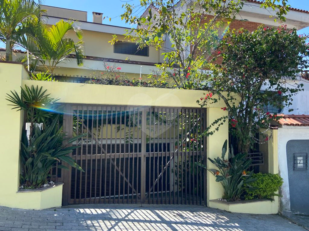 Sobrado à venda com 3 quartos, 205m² - Foto 1