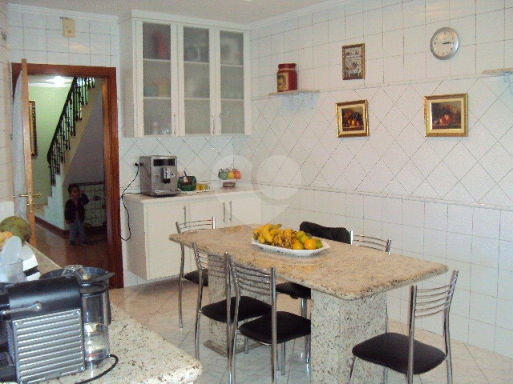 Sobrado à venda com 3 quartos, 300m² - Foto 11