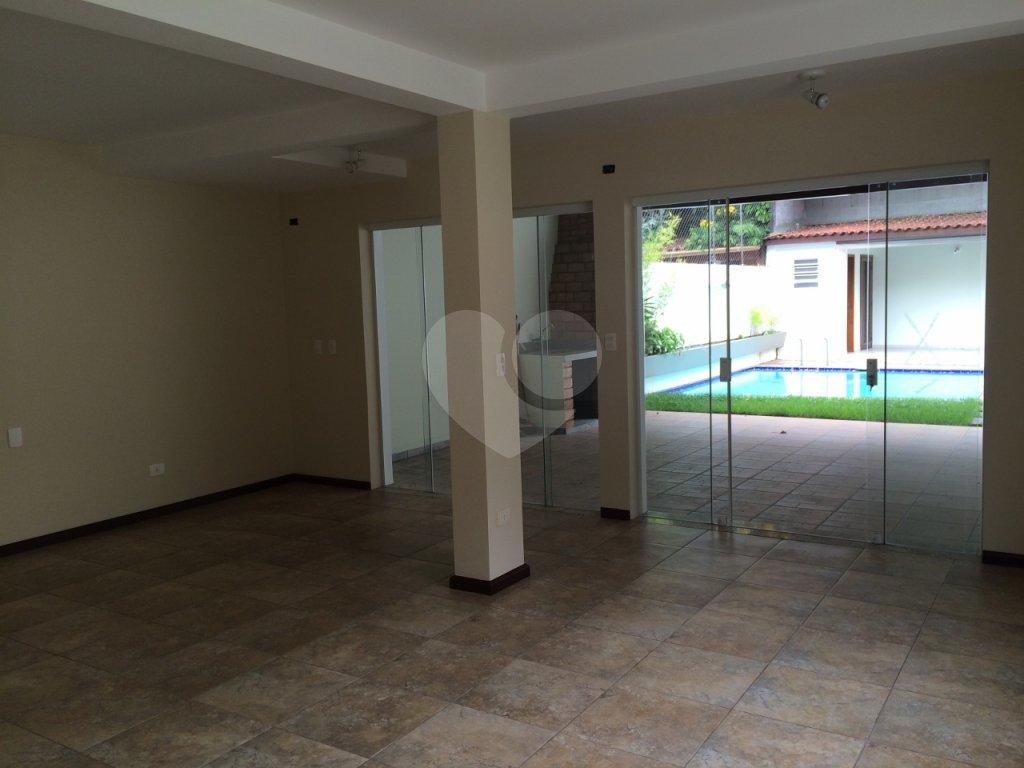 Mandaqui/Jardim Paraíso Sobrado de Alto Padrão à venda com  370 m? 4 suítes e piscina!              