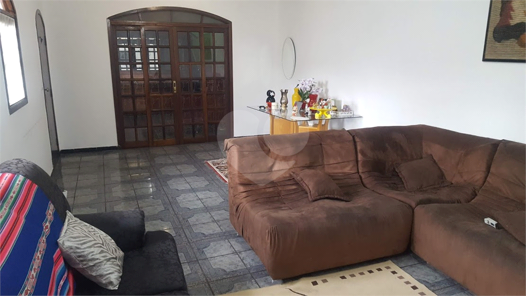 Sobrado à venda com 3 quartos, 300m² - Foto 4