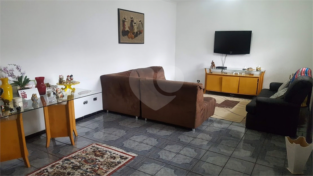 Sobrado à venda com 3 quartos, 300m² - Foto 2