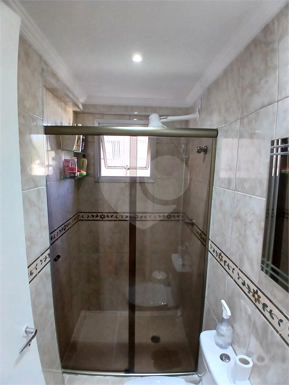 Apto 2 quartos, sala com varanda e vaga de garagem