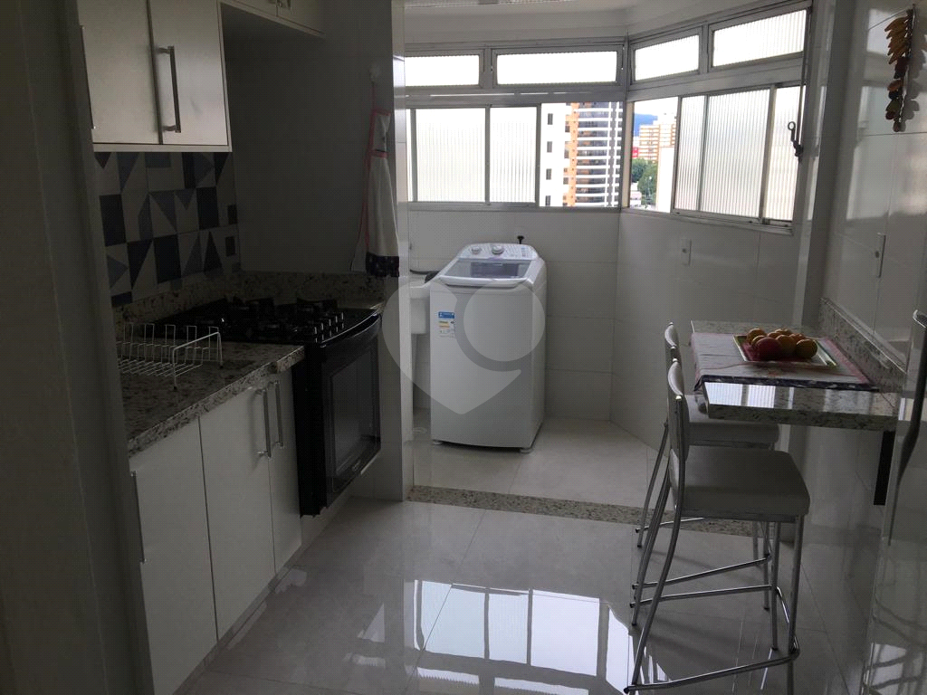 Apartamento à venda com 2 quartos, 65m² - Foto 16