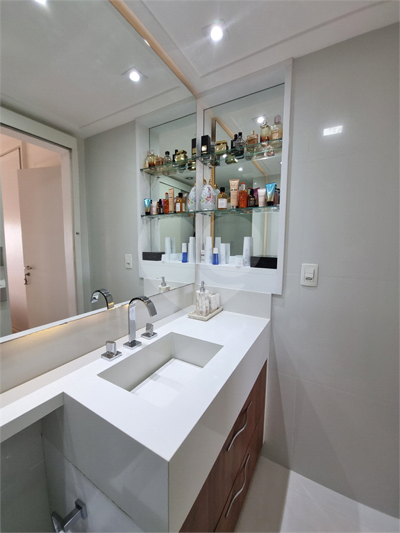 Apartamento com varanda gourmet e 2 dormitórios em Santana, São Paulo - SP
