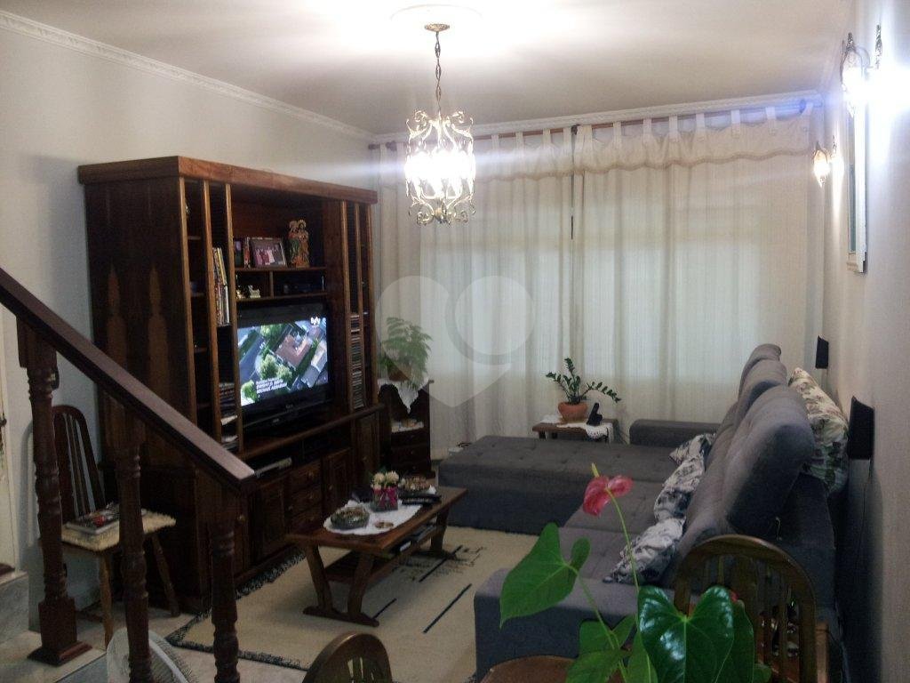 SOBRADO em HORTO FLORESTAL