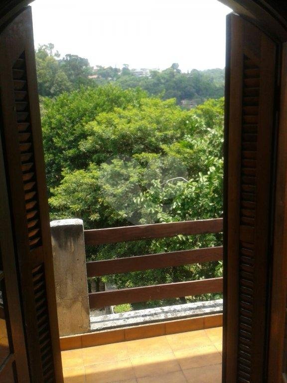 SOBRADO A VENDA NO TREMEMBÉ - 4 DORMITÓRIOS E 10 VAGAS DE GARAGEM