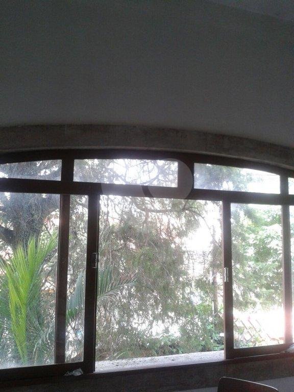 SOBRADO A VENDA NO TREMEMBÉ - 4 DORMITÓRIOS E 10 VAGAS DE GARAGEM