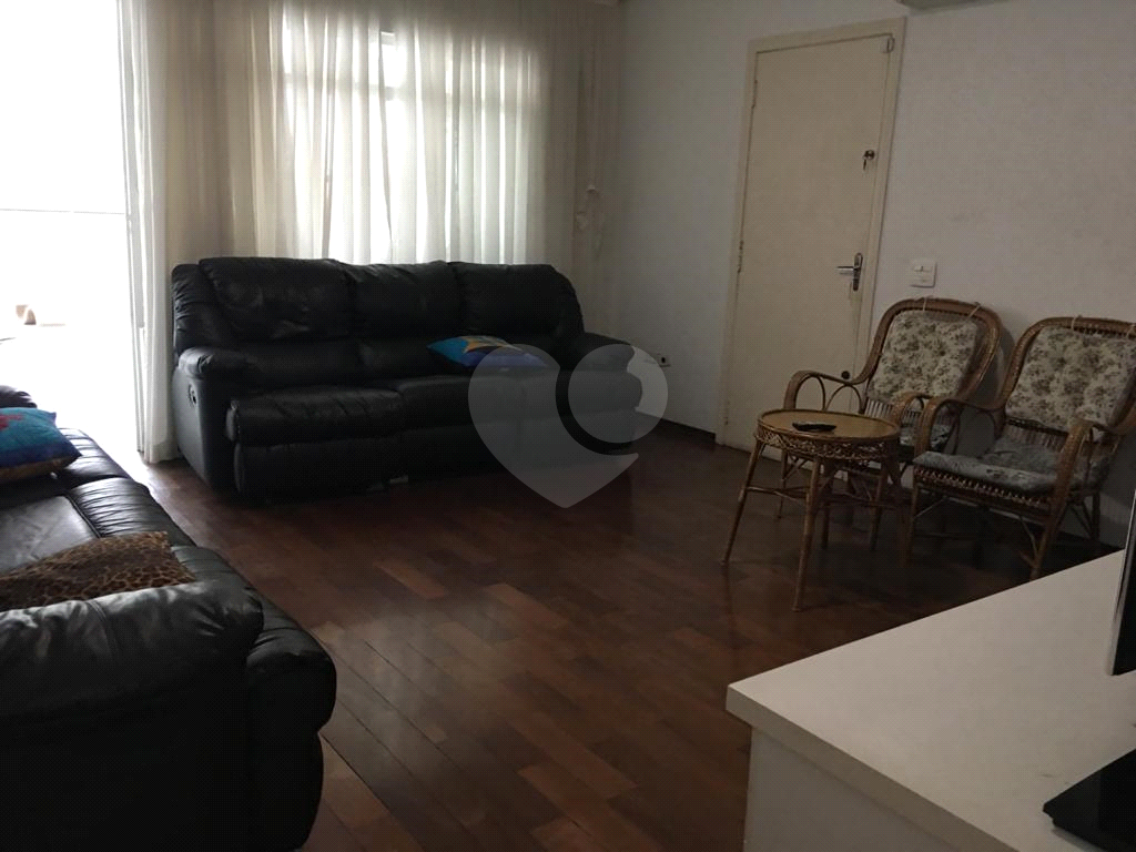 Sobrado no Jardim Joamar com 04 dormitorios e 02 vagas com quintal nos fundos 