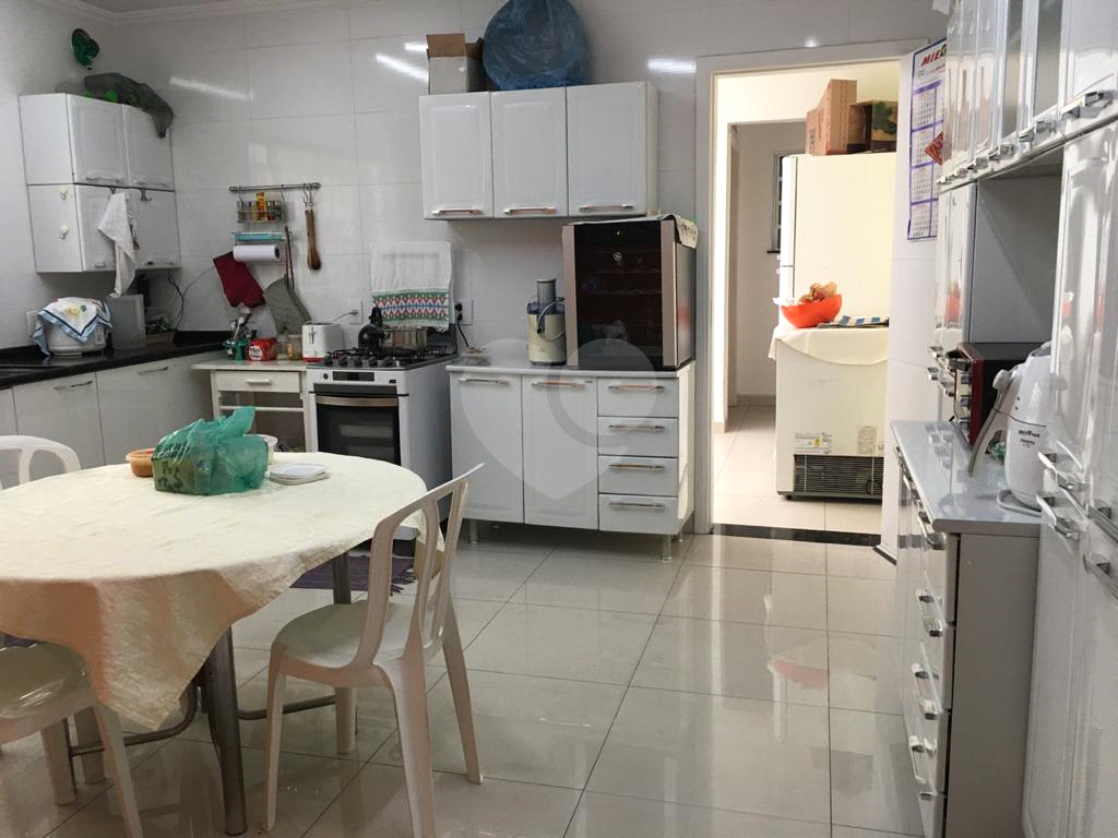 Sobrado no Jardim Joamar com 04 dormitorios e 02 vagas com quintal nos fundos 