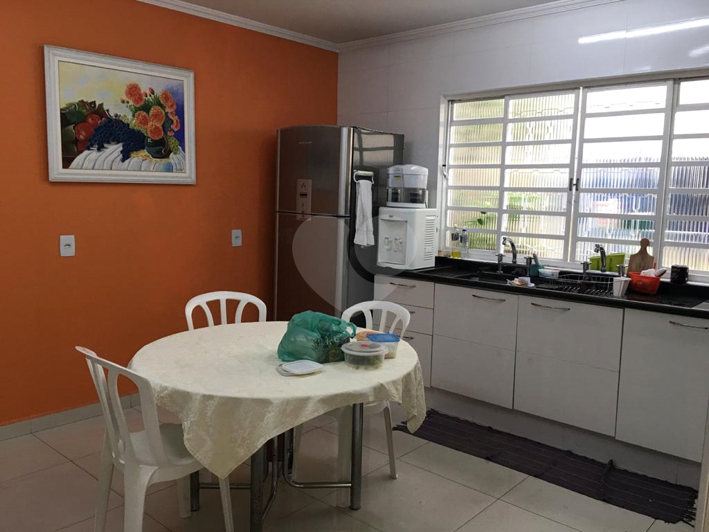 Sobrado no Jardim Joamar com 04 dormitorios e 02 vagas com quintal nos fundos 