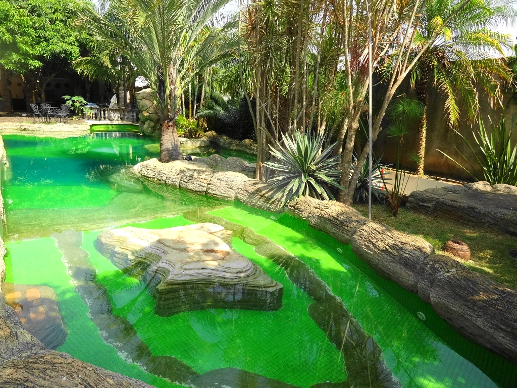 Sobrado 5 suites, piscina com quintal, pomar e piscina no Tremembé