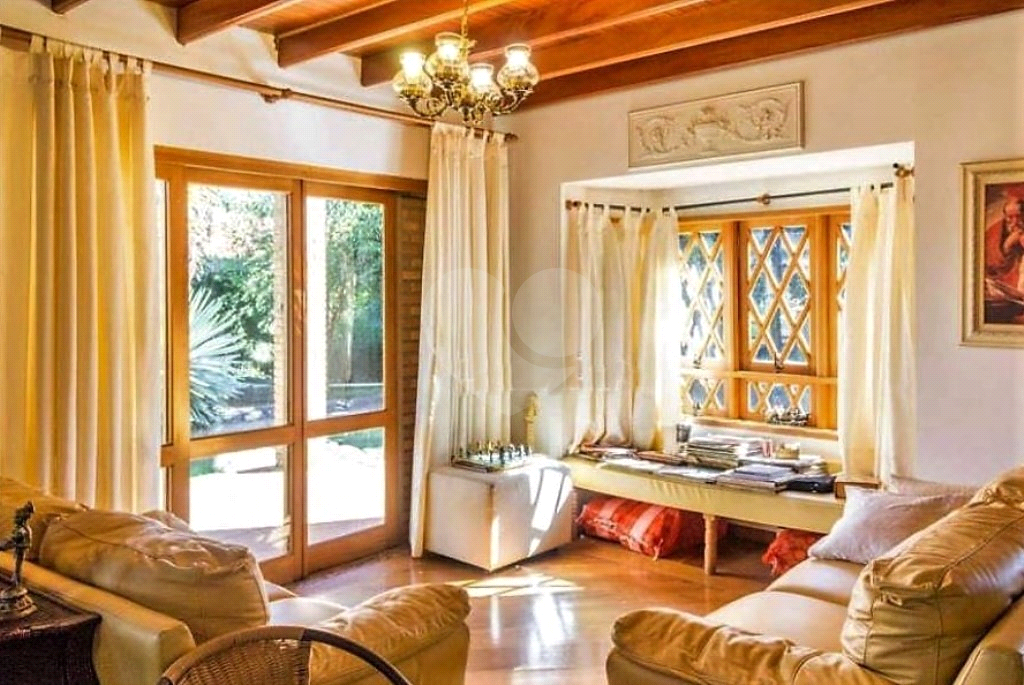 Sobrado 5 suites, piscina com quintal, pomar e piscina no Tremembé