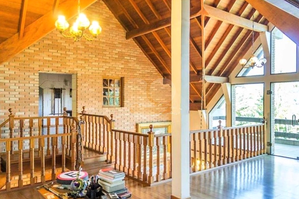 Sobrado 5 suites, piscina com quintal, pomar e piscina no Tremembé