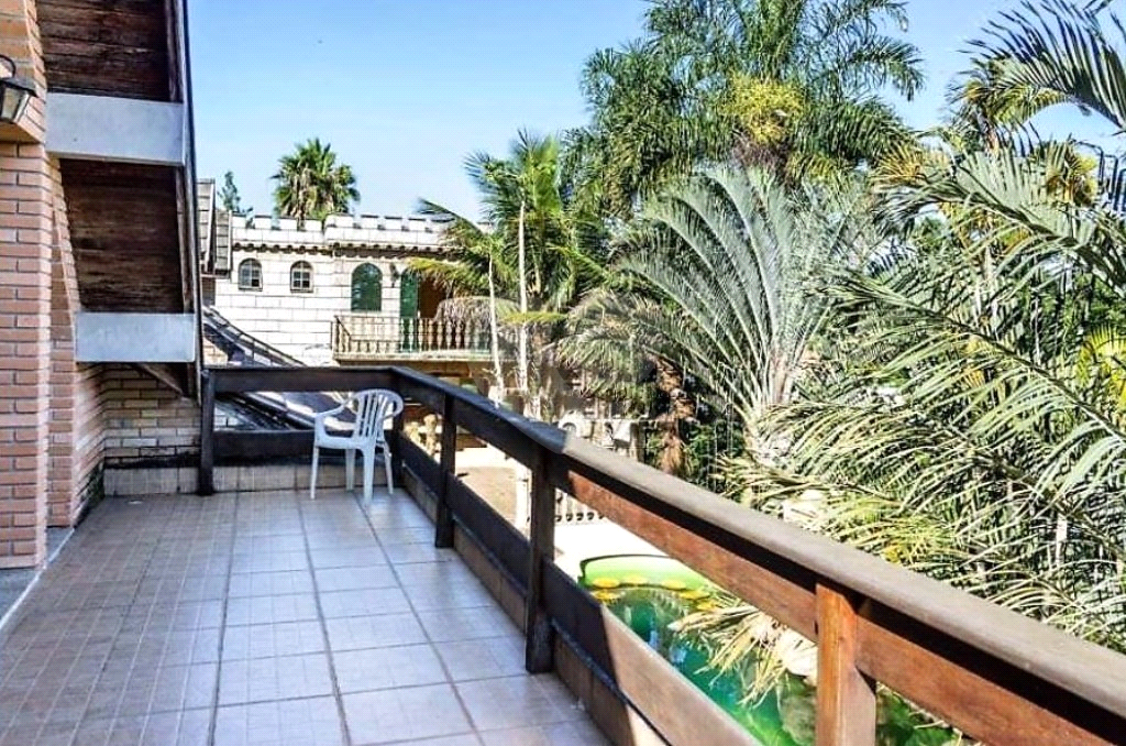 Sobrado 5 suites, piscina com quintal, pomar e piscina no Tremembé