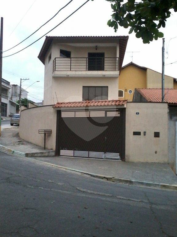 Casa à venda com 2 quartos, 200m² - Foto 1