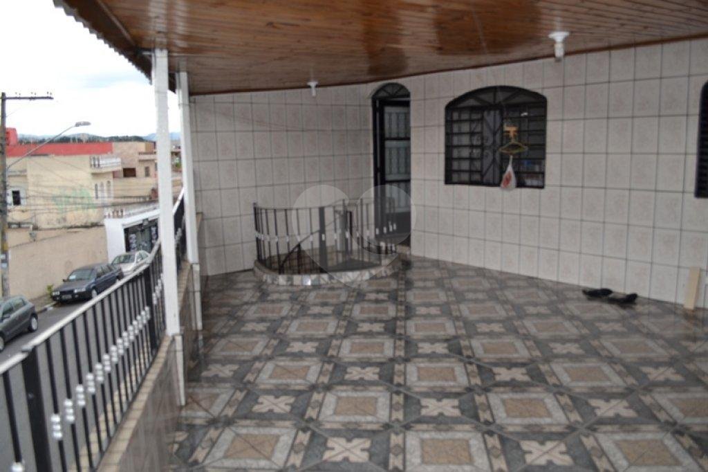 SOBRADO A VENDA NO JARDIM BRASIL - 4 DORMITÓRIOS E 2 VAGAS DE GARAGEM
