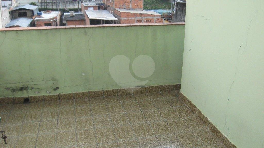 Vende -se Sobrado de 03 dorms - 01 suíte e 02 vagas na Vila Amália.