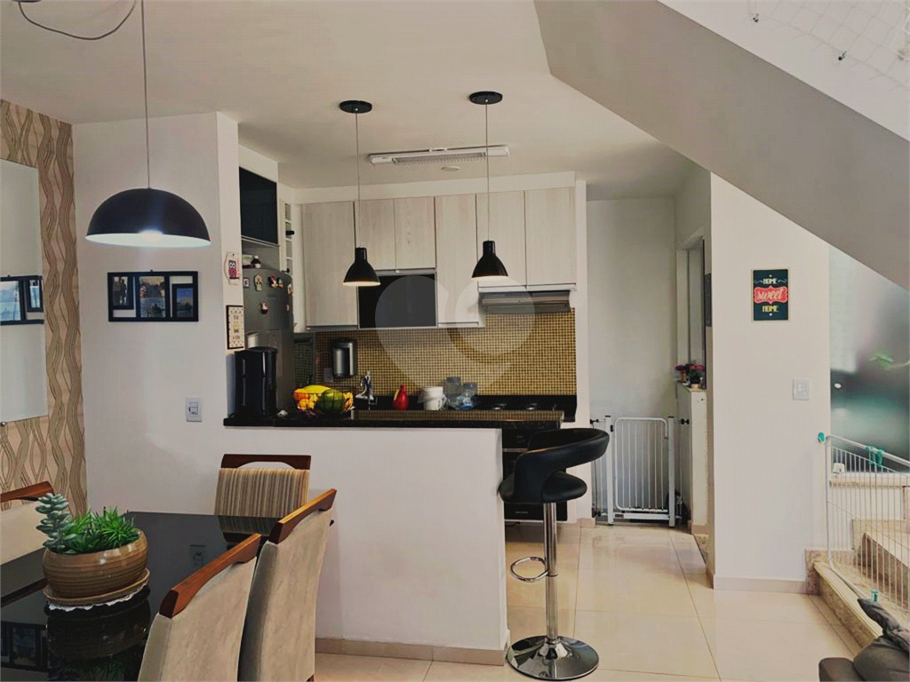 VENDA - Sobrado em Condomínio Fechado no Tucuruvi – 2 suítes, 2 vagas e localização privilegiada