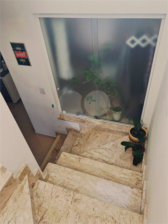 VENDA - Sobrado em Condomínio Fechado no Tucuruvi – 2 suítes, 2 vagas e localização privilegiada