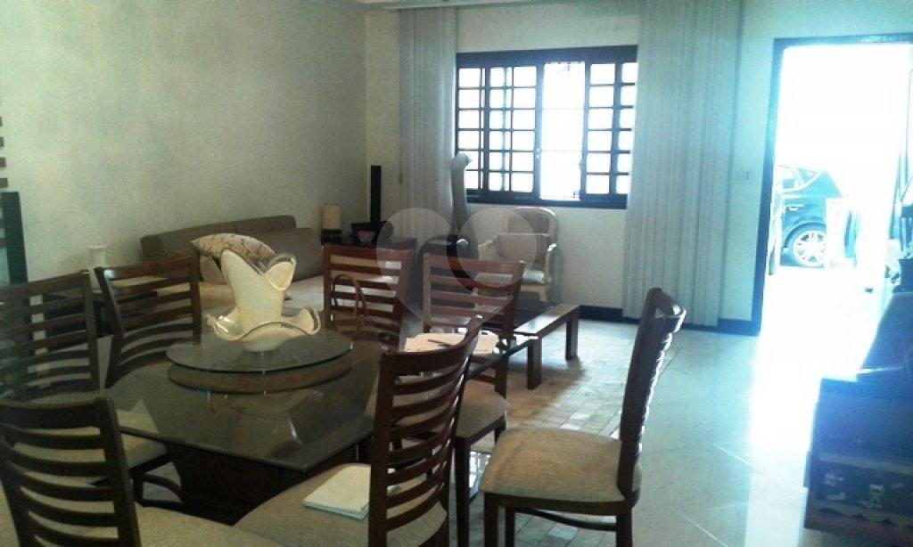 Casa de Condomínio à venda com 3 quartos, 197m² - Foto 9