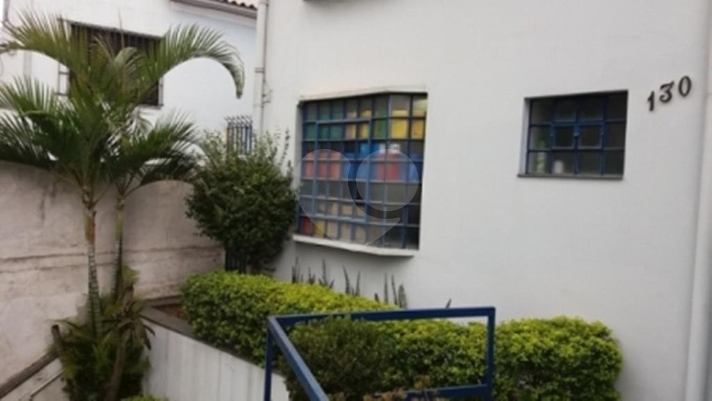 Prédio comercial com 11 salas para venda a 1 km do metro santana
