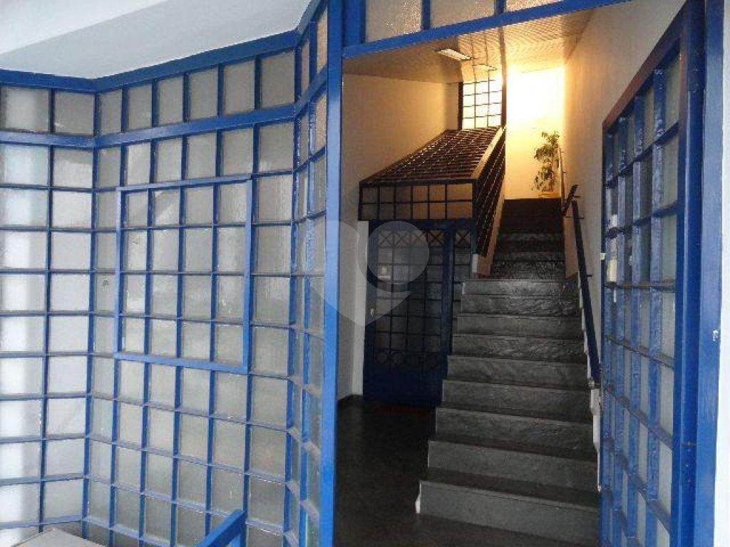 Prédio comercial com 11 salas para venda a 1 km do metro santana