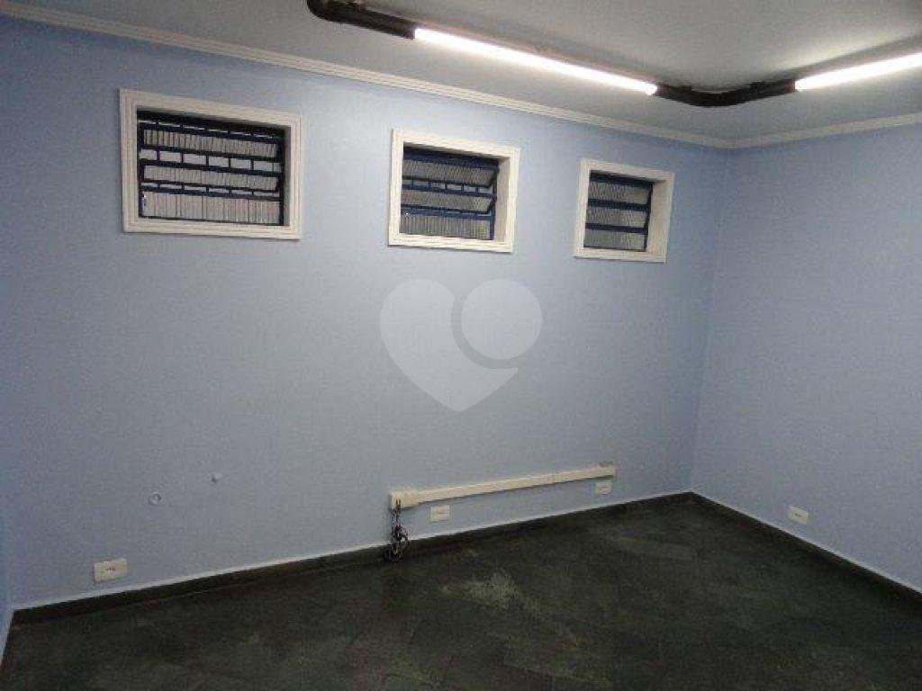 Prédio comercial com 11 salas para venda a 1 km do metro santana