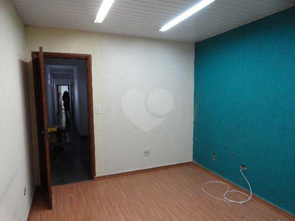 Prédio comercial com 11 salas para venda a 1 km do metro santana