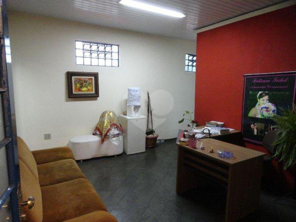 Prédio comercial com 11 salas para venda a 1 km do metro santana