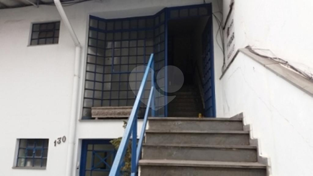 Prédio comercial com 11 salas para venda a 1 km do metro santana