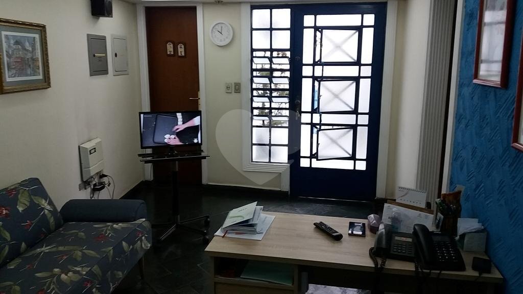 Prédio comercial com 11 salas para venda a 1 km do metro santana
