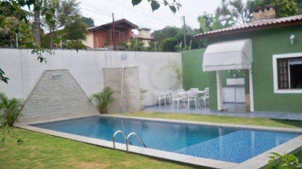 Sobrado de Altíssimo Padrão em Localização Nobre!!! Jardim Bibi Bairro Nobre Arborizado e Tranquilo!