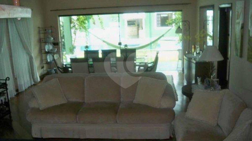 Sobrado de Altíssimo Padrão em Localização Nobre!!! Jardim Bibi Bairro Nobre Arborizado e Tranquilo!