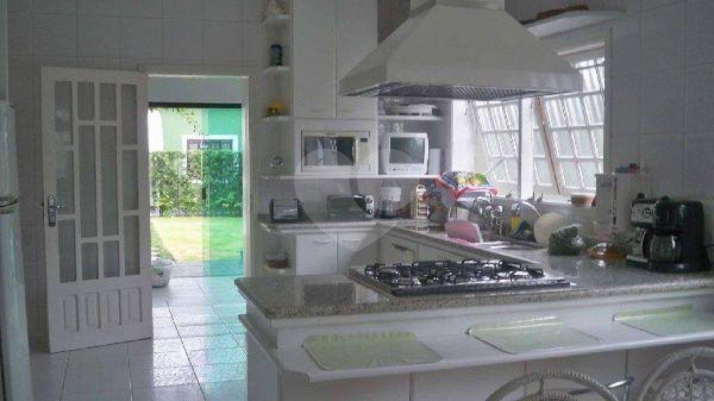 Sobrado de Altíssimo Padrão em Localização Nobre!!! Jardim Bibi Bairro Nobre Arborizado e Tranquilo!