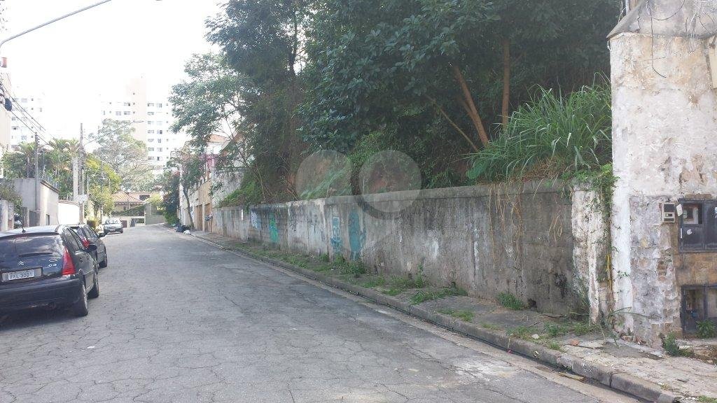 Espetacular Terreno com Frente para duas Ruas,Ótimo para Construção de Condomínio de Alto Padrão!!