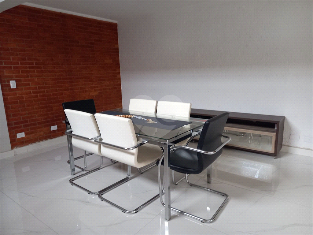 Sobrado à venda, 4 quartos - 1 suíte -  6 vagas -Tremembé