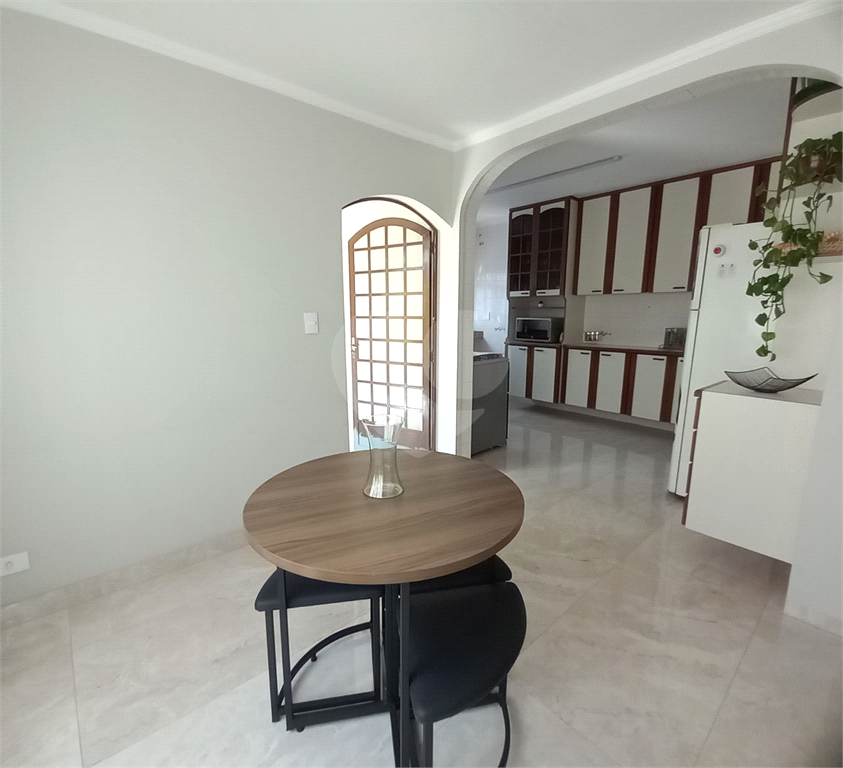 Sobrado à venda, 4 quartos - 1 suíte -  6 vagas -Tremembé